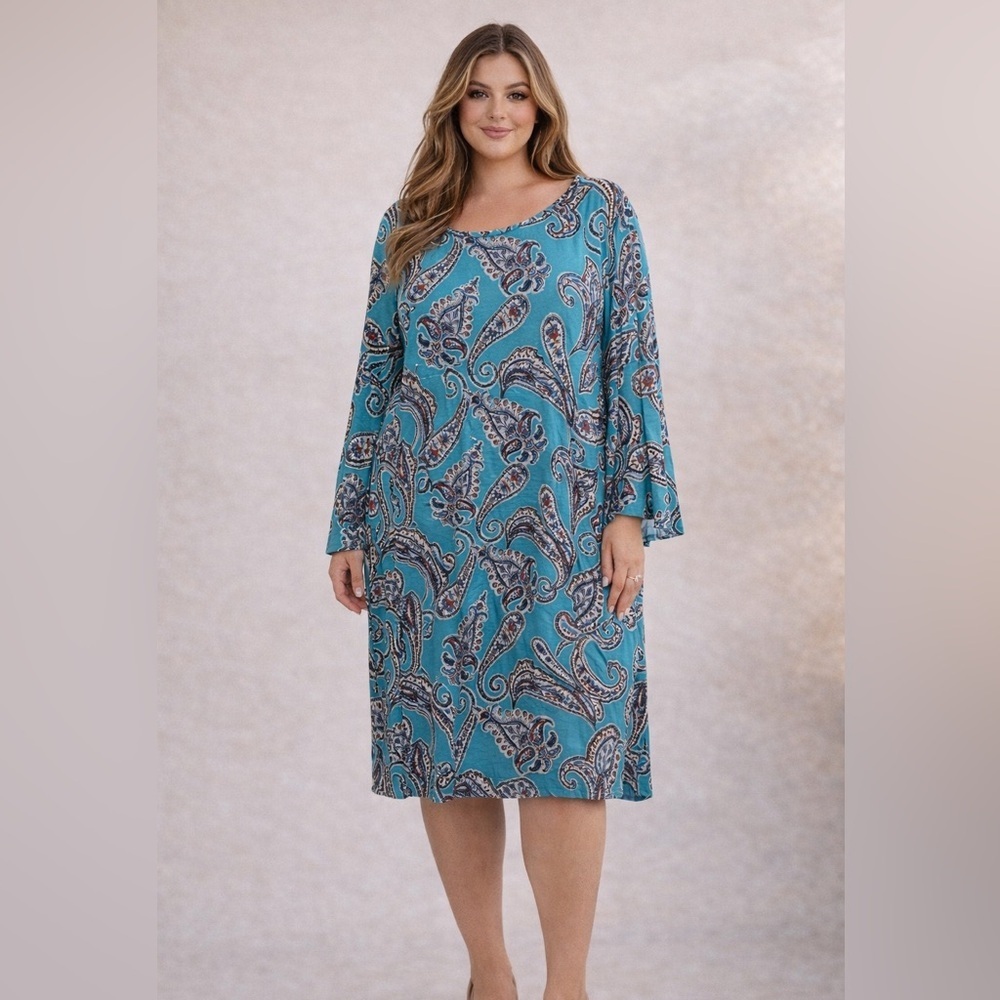 CATO Brand Paisley dress with fun bell sleeves. EUC.